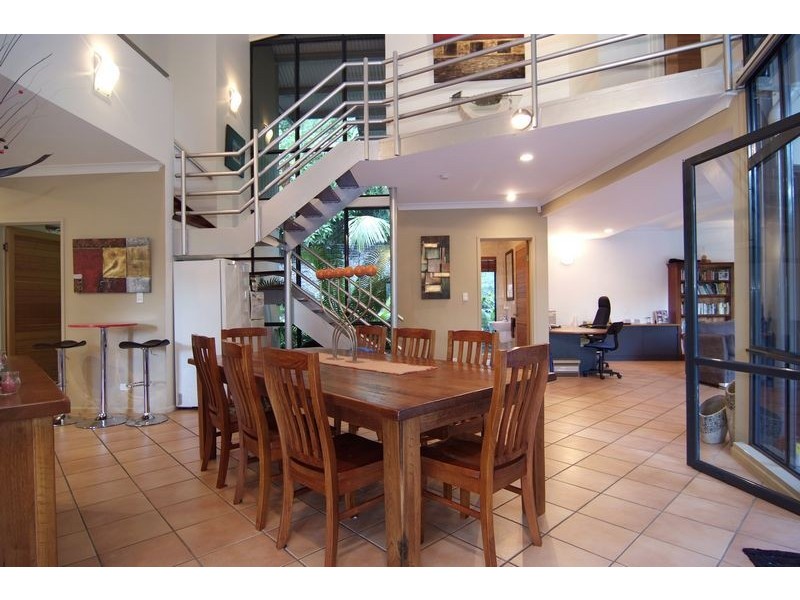 10 Olfersia Court, Mooroobool QLD 4870