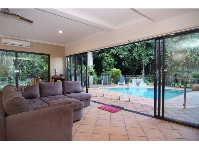 10 Olfersia Court, Mooroobool QLD 4870