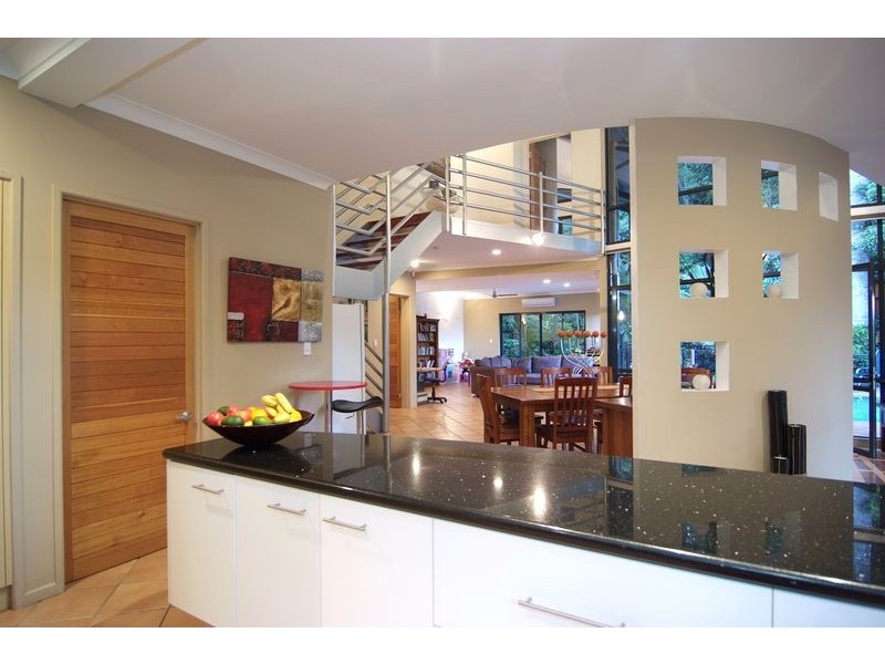 10 Olfersia Court, Mooroobool QLD 4870