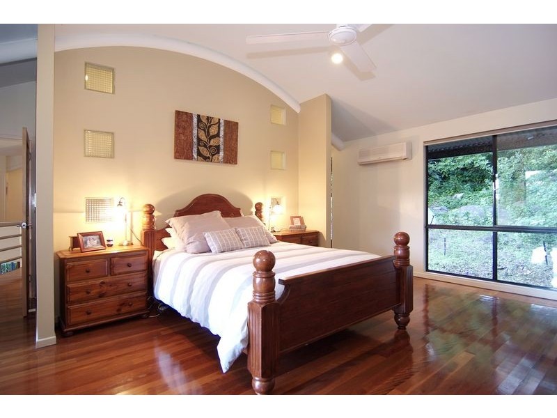 10 Olfersia Court, Mooroobool QLD 4870