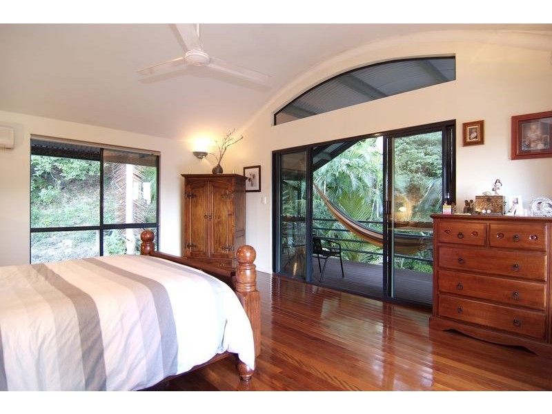 10 Olfersia Court, Mooroobool QLD 4870