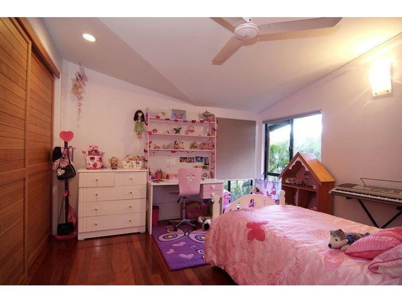 10 Olfersia Court, Mooroobool QLD 4870