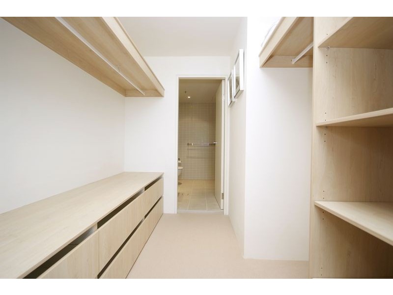 APT. 68 / 1 Marlin Pde, Cairns City QLD 4870