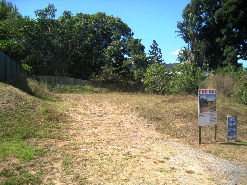 4 Bel-Air Drive, Whitfield QLD 4870