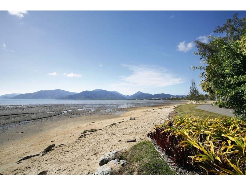 APT 16 / 291 The Esplanade, Cairns QLD 4870