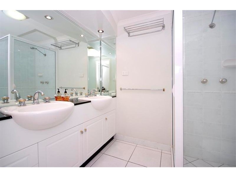 APT 16 / 291 The Esplanade, Cairns QLD 4870