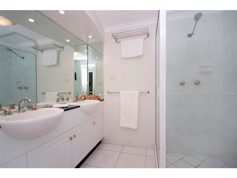 APT 14 / 291 The Esplanade, Cairns QLD 4870