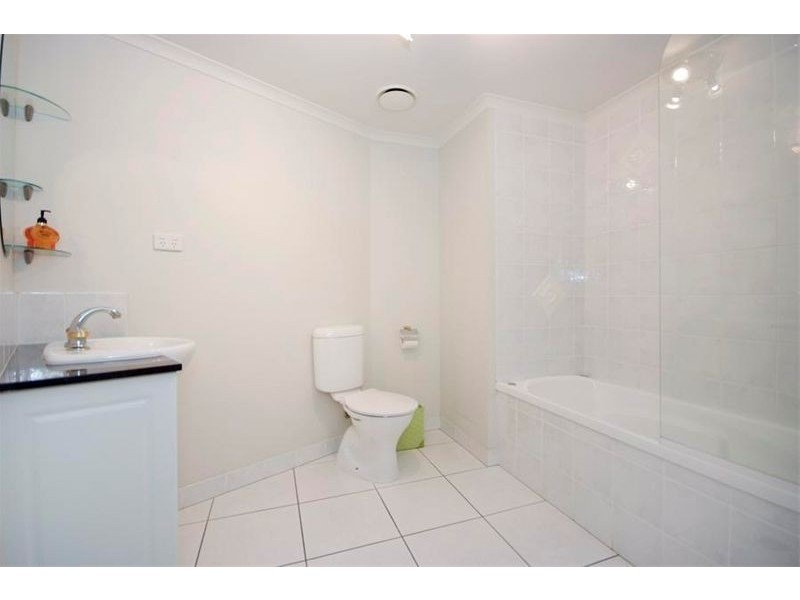 APT 16 / 291 The Esplanade, Cairns City QLD 4870