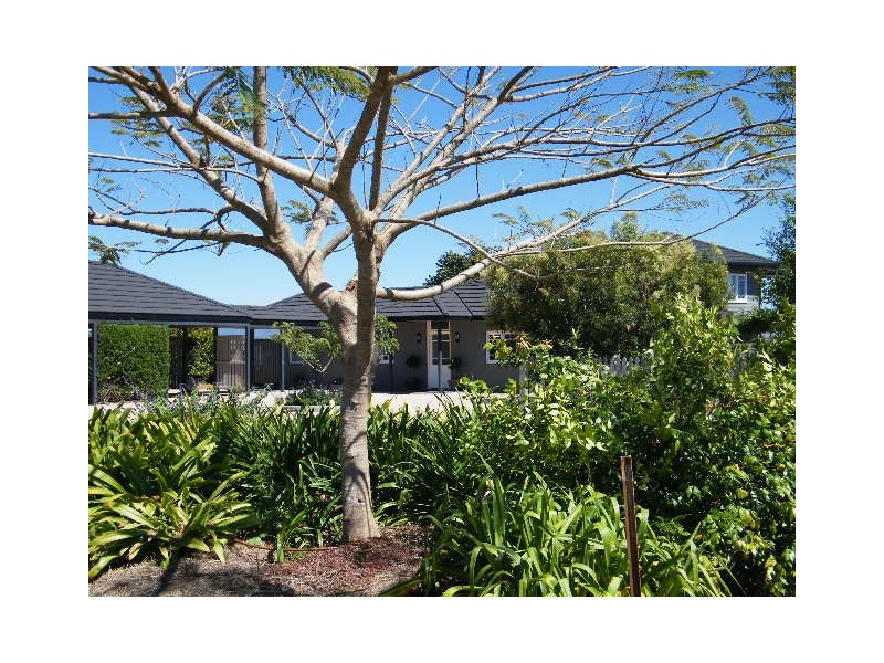 18 Pelican Road, EDGEWATER, Tinaroo QLD 4872