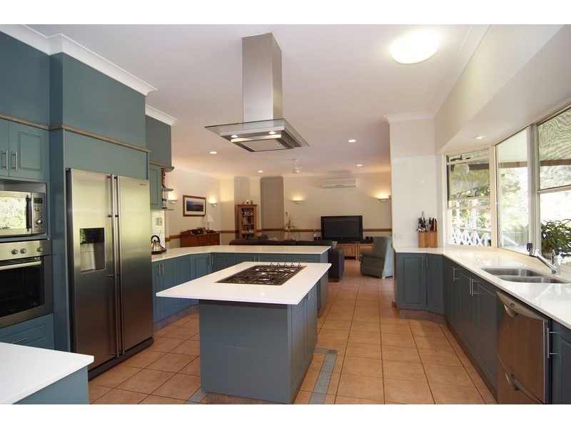 5 CRYSTAL CLOSE, Redlynch QLD 4870