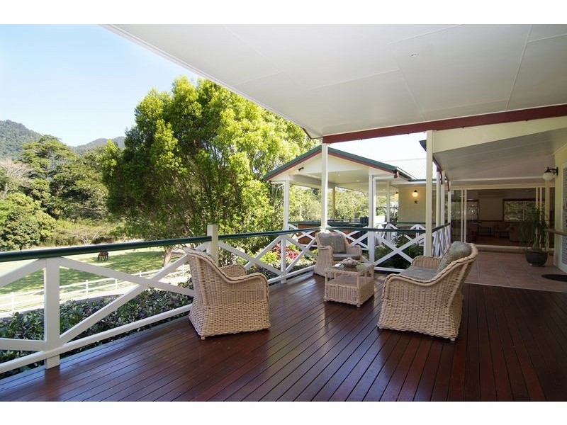 5 CRYSTAL CLOSE, Redlynch QLD 4870