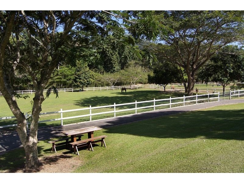 5 CRYSTAL CLOSE, Redlynch QLD 4870