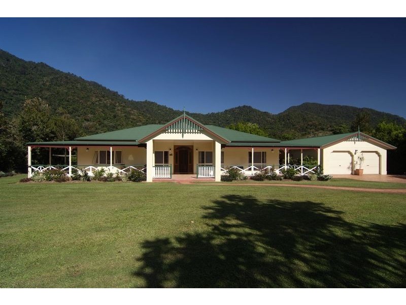 5 CRYSTAL CLOSE, Redlynch QLD 4870