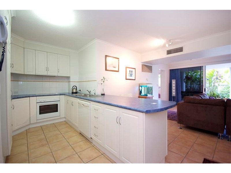 Apt 102/275 The Esplanade, Cairns QLD 4870
