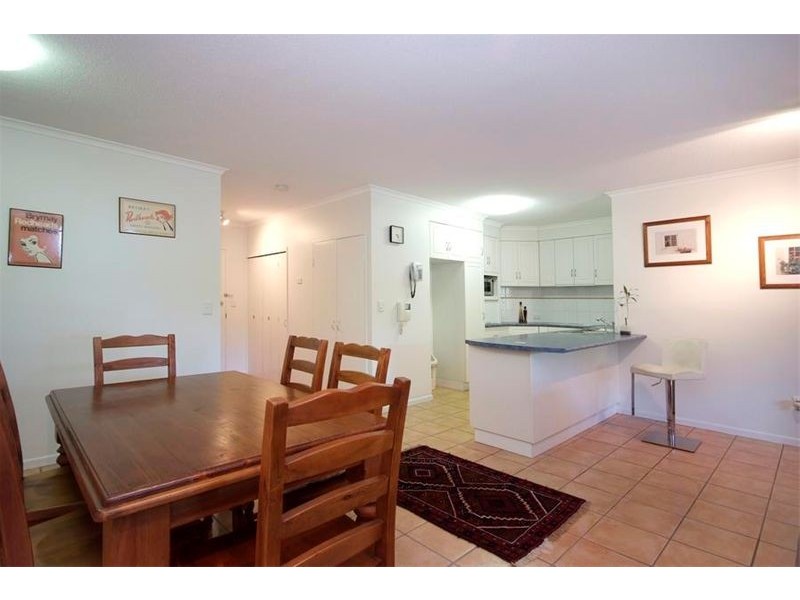 Apt 102/275 The Esplanade, Cairns QLD 4870