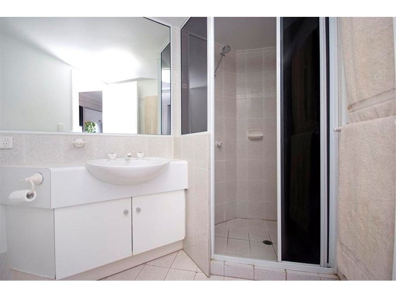 Apt 102/275 The Esplanade, Cairns QLD 4870