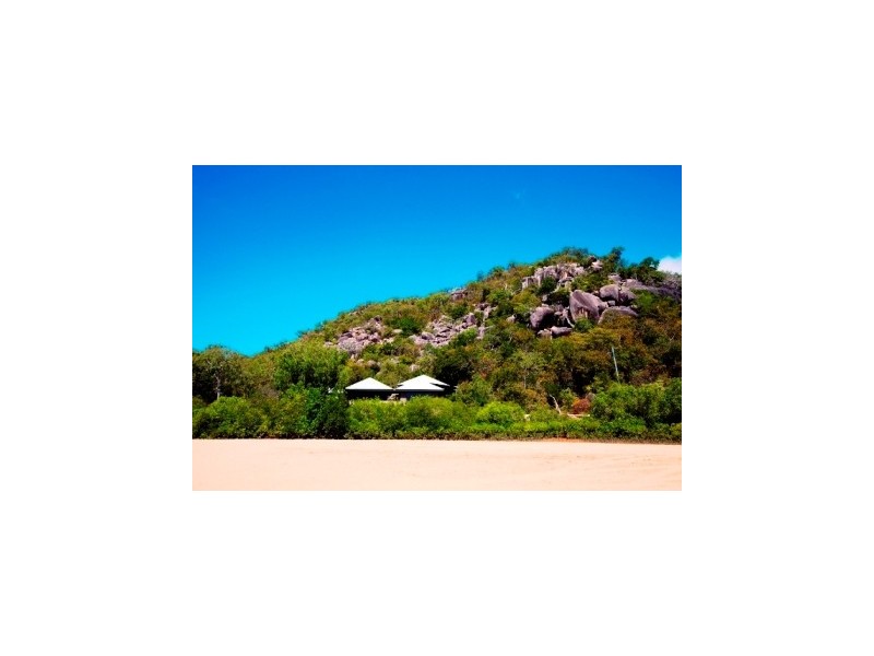 12 Henry Lawson Drive, Horseshoe Bay, Magnetic Island QLD 4819