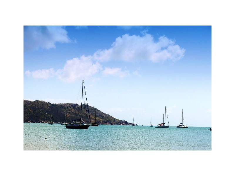 12 Henry Lawson Drive, Horseshoe Bay, Magnetic Island QLD 4819