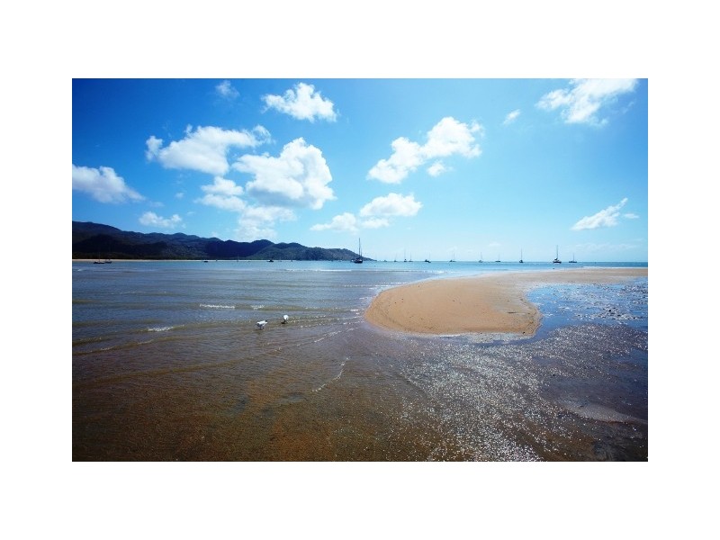 12 Henry Lawson Drive, Horseshoe Bay, Magnetic Island QLD 4819