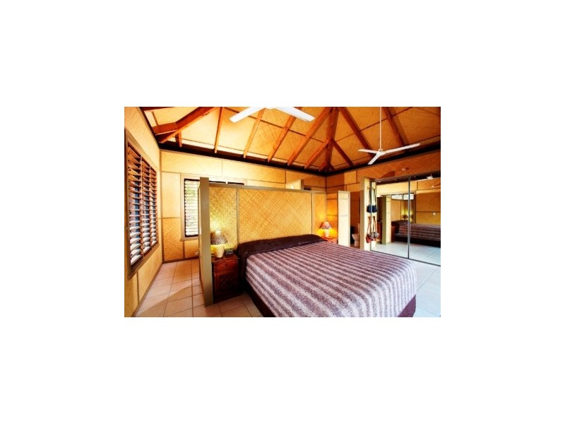 12 Henry Lawson Drive, Horseshoe Bay, Magnetic Island QLD 4819