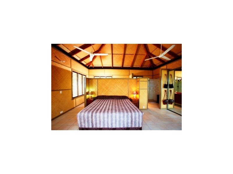 12 Henry Lawson Drive, Horseshoe Bay, Magnetic Island QLD 4819