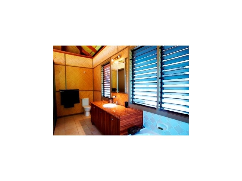 12 Henry Lawson Drive, Horseshoe Bay, Magnetic Island QLD 4819