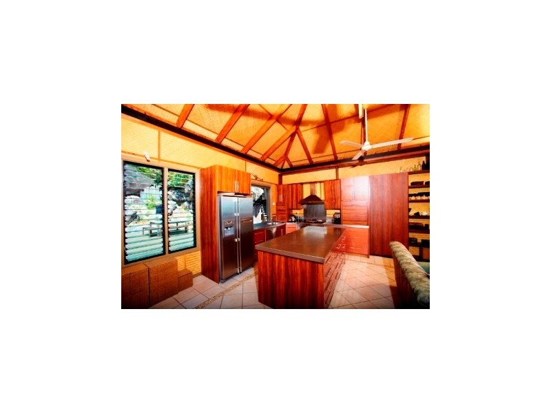 12 Henry Lawson Drive, Horseshoe Bay, Magnetic Island QLD 4819