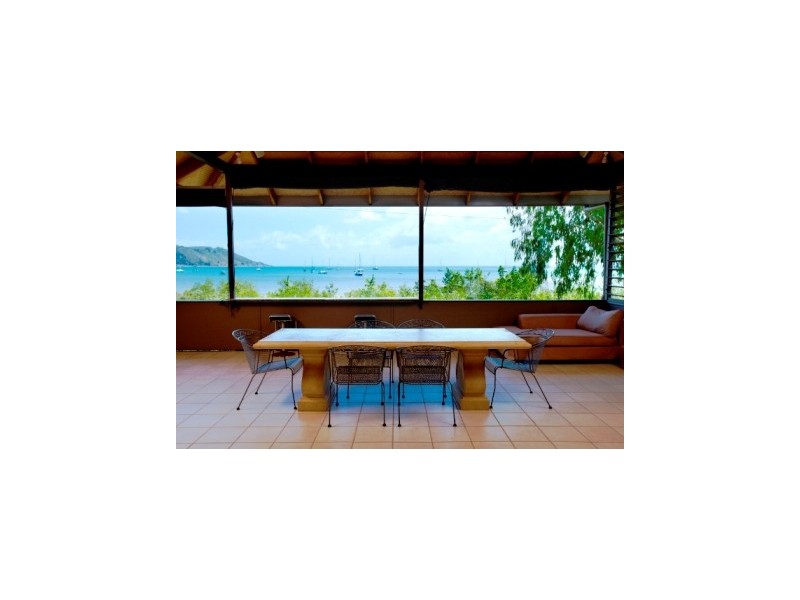 12 Henry Lawson Drive, Horseshoe Bay, Magnetic Island QLD 4819