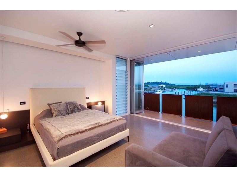 43 Harbour Drive, BLUE WATER, Trinity Park QLD 4879