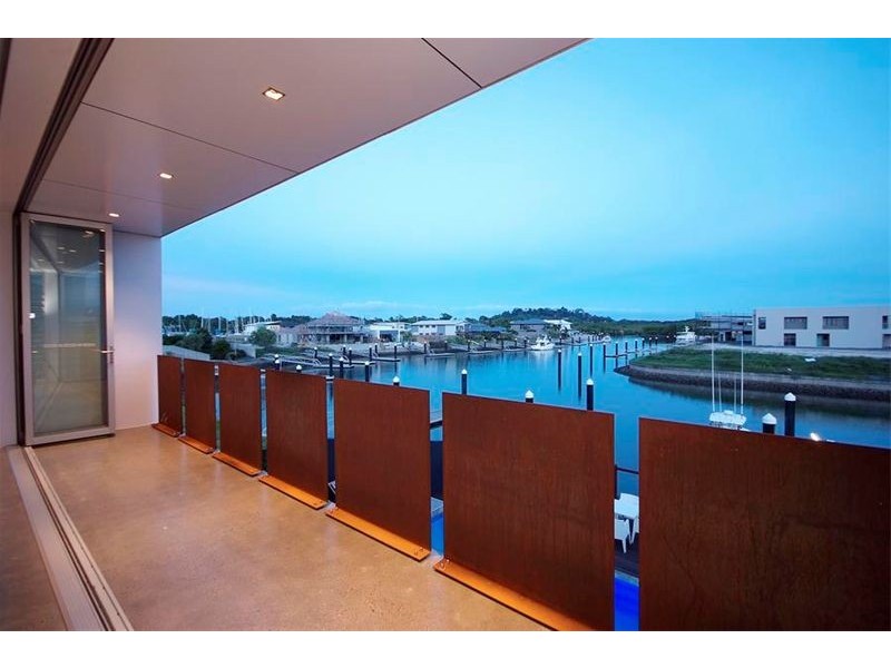43 Harbour Drive, BLUE WATER, Trinity Park QLD 4879