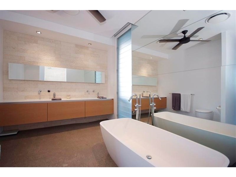 43 Harbour Drive, BLUE WATER, Trinity Park QLD 4879