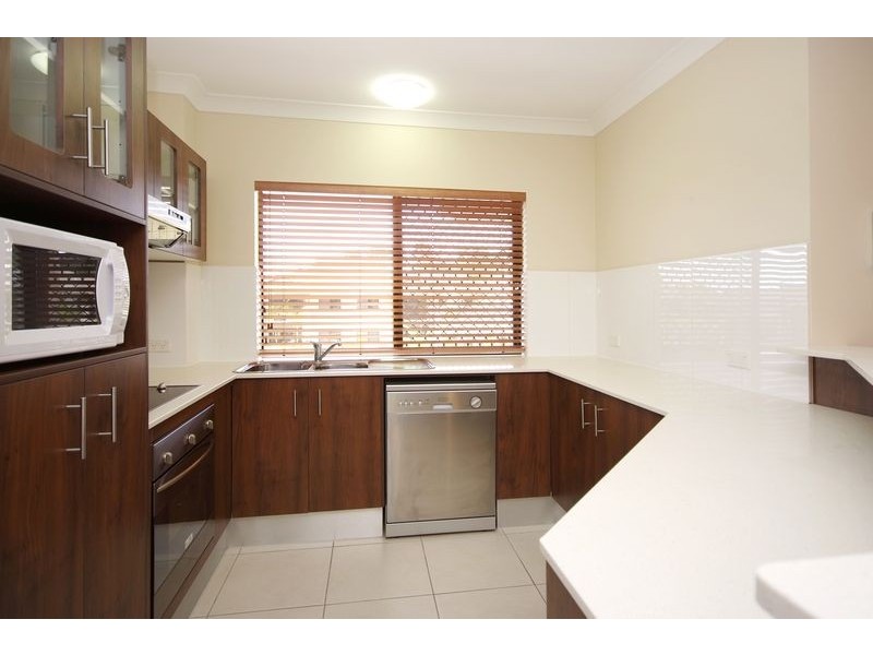 APT. 35 / 1 Robson St, Mooroobool QLD 4870