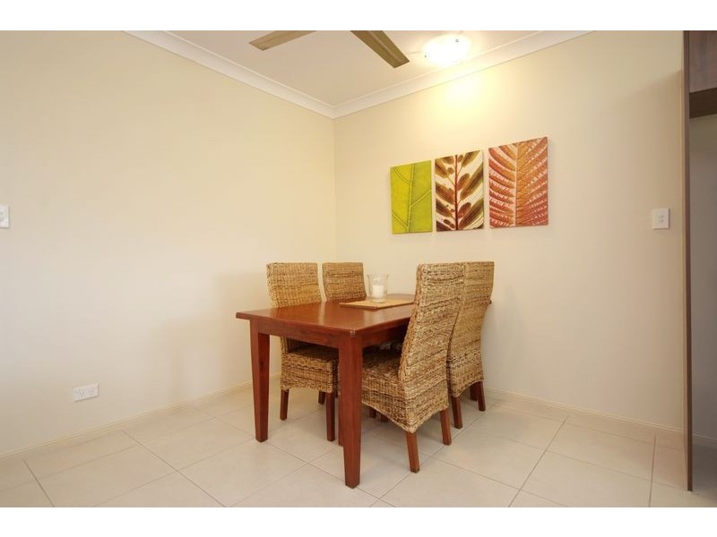 APT. 35 / 1 Robson St, Mooroobool QLD 4870