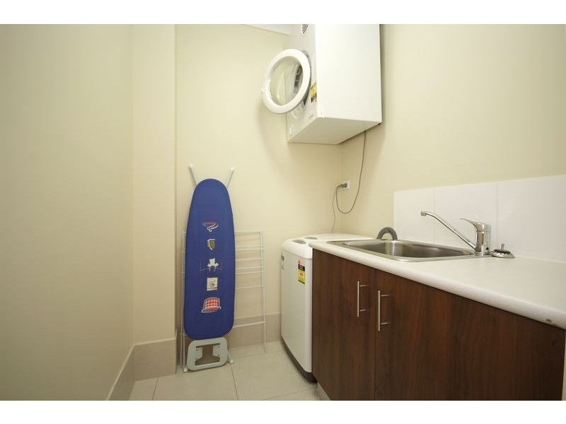 APT. 35 / 1 Robson St, Mooroobool QLD 4870
