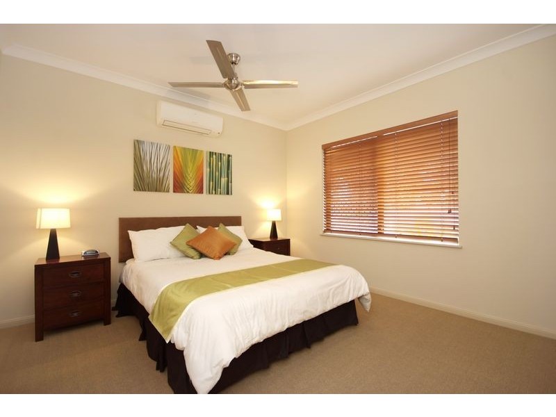 APT. 35 / 1 Robson St, Mooroobool QLD 4870