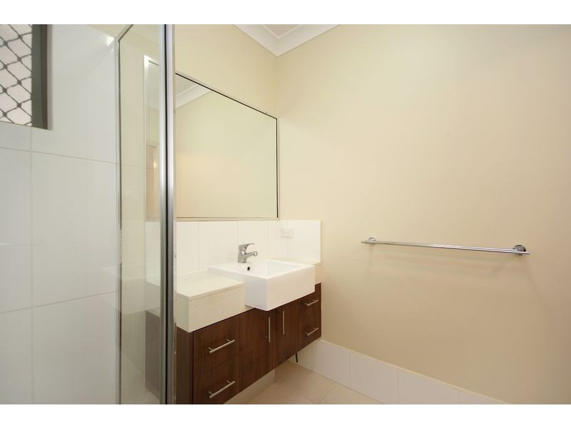 APT. 35 / 1 Robson St, Mooroobool QLD 4870