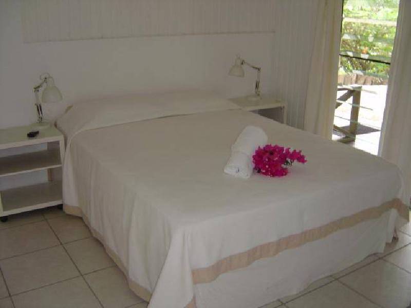 12 OAK BEACH ROAD, Oak Beach QLD 4877