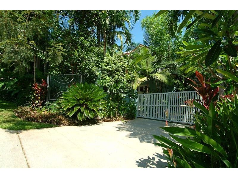 Villa 8  “Latitude 16″ MURPHY ST, Port Douglas QLD 4877