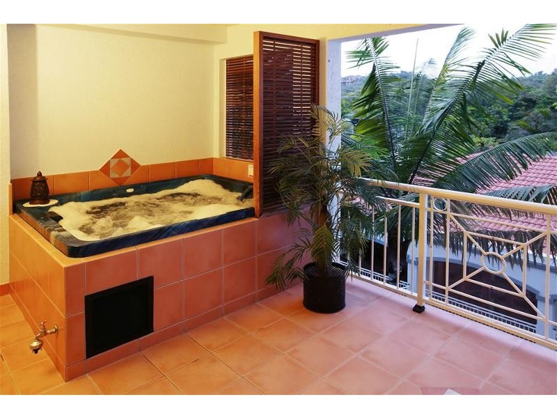 APT. 101 / 139-143 Williams Esplanade, Palm Cove QLD 4879