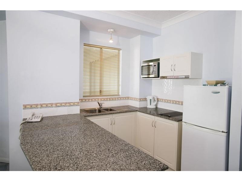 APT. 101 / 139-143 Williams Esplanade, Palm Cove QLD 4879