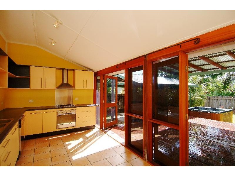 8 Crowley Close, Whitfield QLD 4870