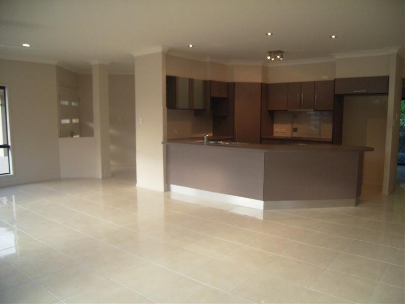 14 East Park Ridge, Kanimbla QLD 4870