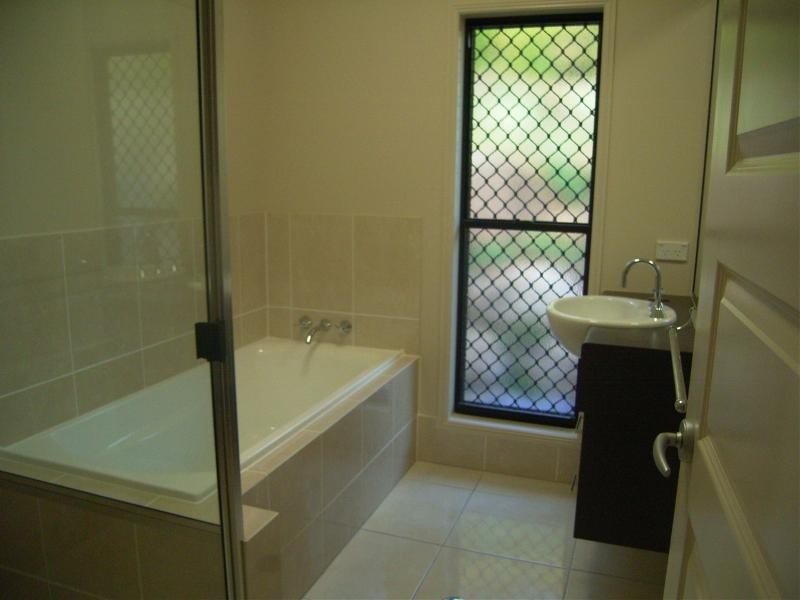 14 East Park Ridge, Kanimbla QLD 4870