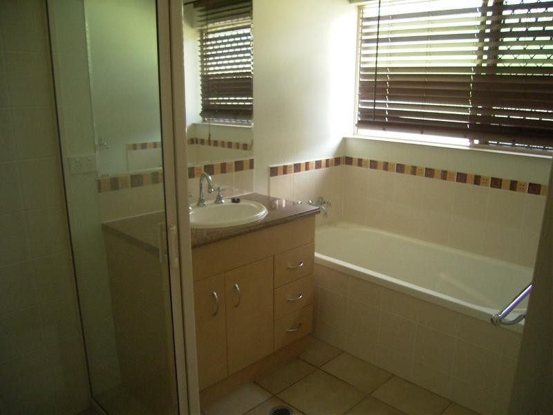 12 Pilosa Street, Redlynch QLD 4870