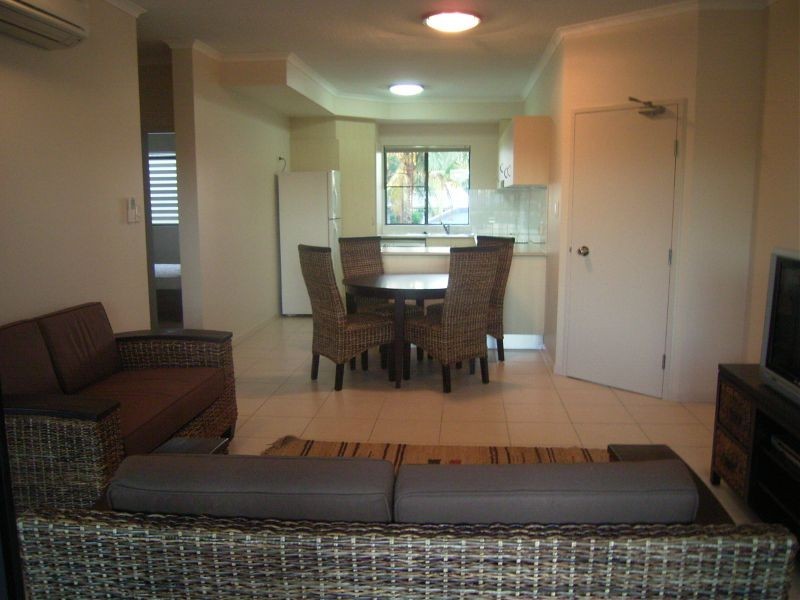 2 /423-427 Draper Street, Parramatta Park QLD 4870