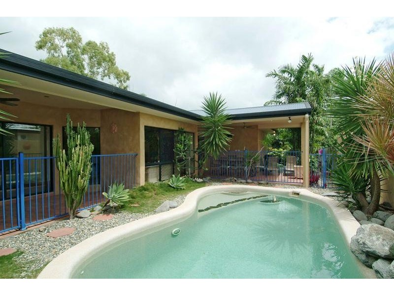 52 Veivers Road, Palm Cove QLD 4879