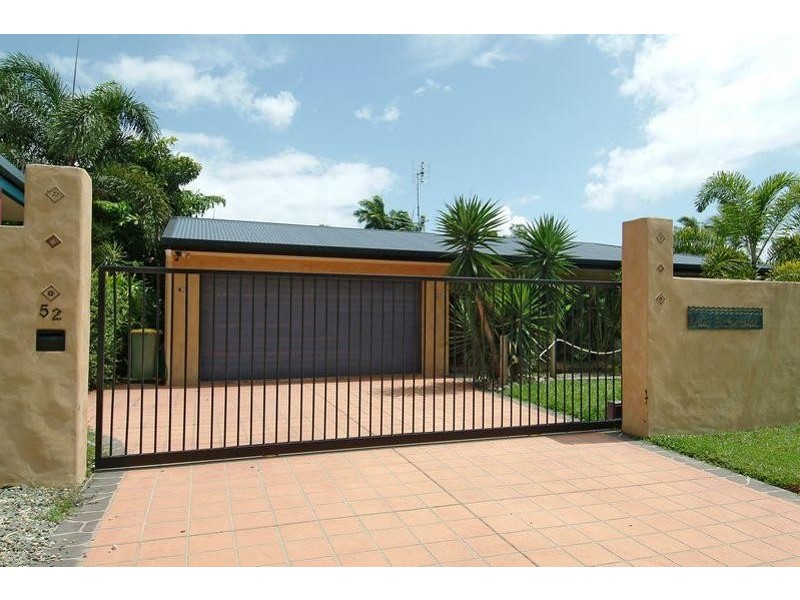 52 Veivers Road, Palm Cove QLD 4879