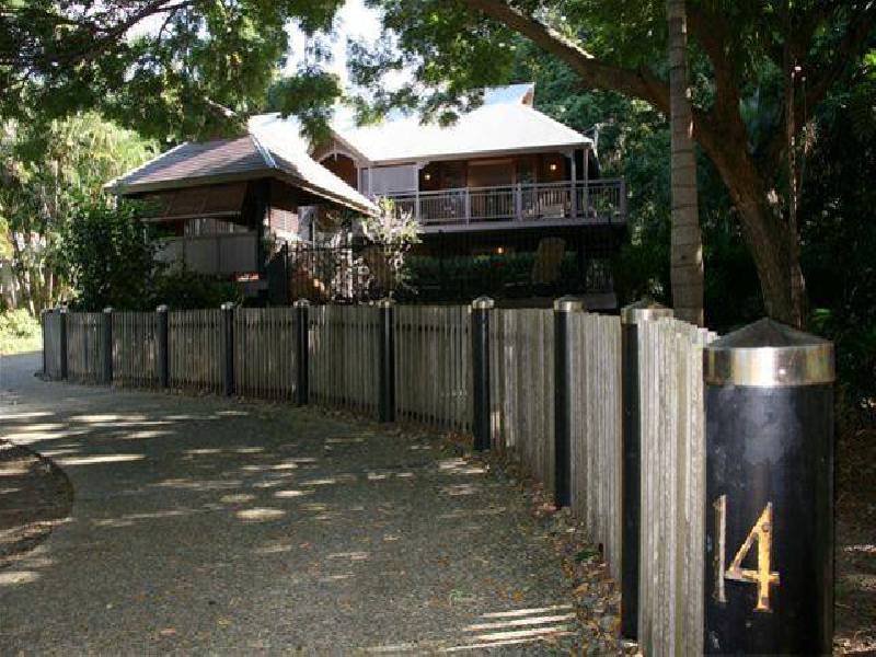 14  Oak Beach Road, Oak Beach QLD 4877