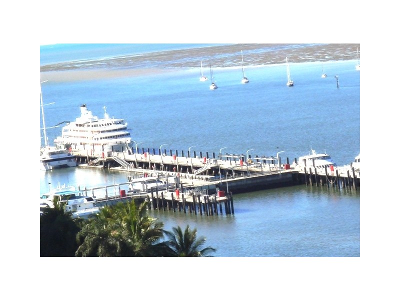 Level 15 APT. 1503 25 Wharf Street, Cairns QLD 4870