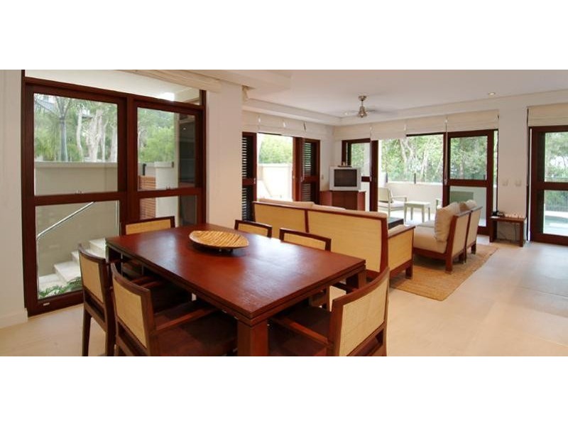 BURE 113 / 5 Triton Street, Palm Cove QLD 4879